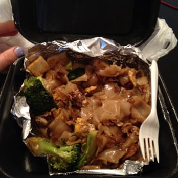 Kaohorm Kitchen - Pad see ew with tofu to go from Kao - Thai Near Me - Sherman Oaks, California