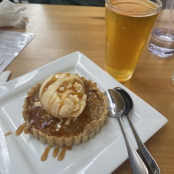 Wyndridge Farm - Apple Tart - Venues & Event Spaces Near Me - Dallastown, Pennsylvania