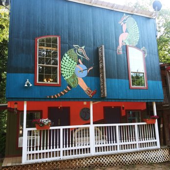 Armadillo Hotel - Front of the Armadillo Hotel - Hotels Near Me - Canton, Texas
