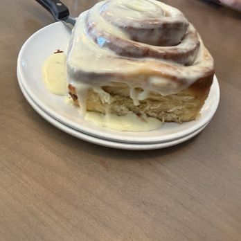 Brunch House - Cinnamon roll - Breakfast & Brunch Near Me - Grand Rapids, Michigan