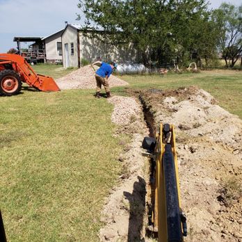 Earl's Plumbing - putting in a new sewer line for a customer. - Water Heater Installation/Repair Near Me - Weatherford, Texas Earl's Plumbing - putting in a new sewer line for a customer. - Water Heater Installation/Repair Near Me - Weatherford, Texas