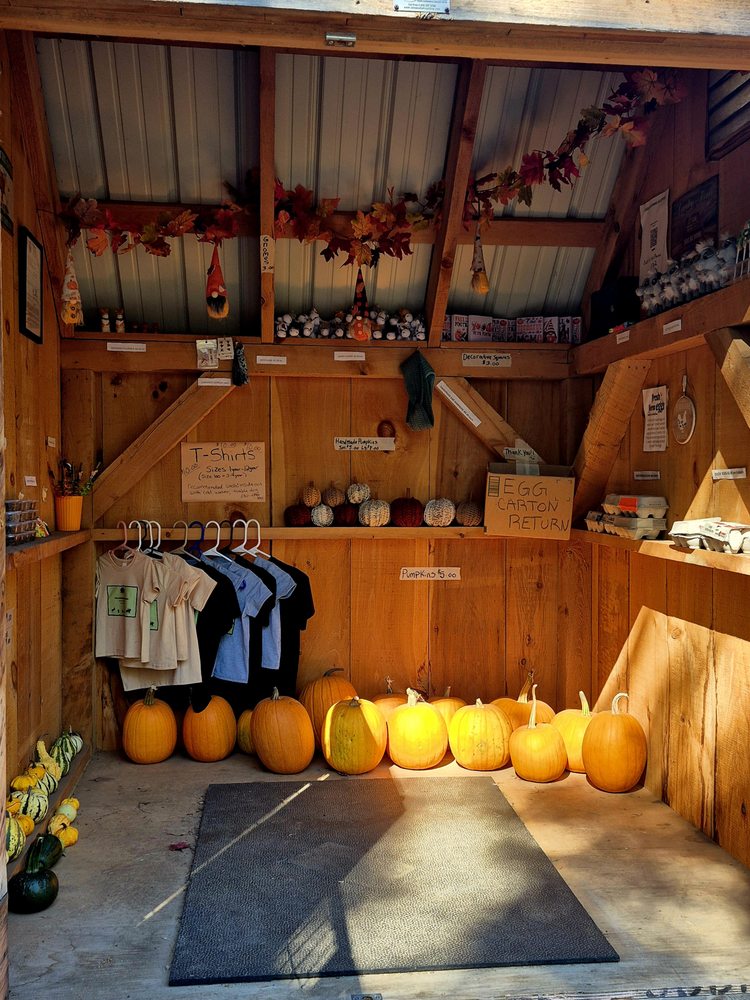 Weathered Oak Farm Logo