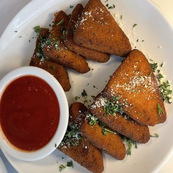 MA'S Italian Kitchen - Fried mozzarella - Italian Near Me - Burbank, California MA'S Italian Kitchen - Fried mozzarella - Italian Near Me - Burbank, California