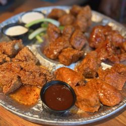 Blue Moose Burgers & Wings - Wing Sampler
