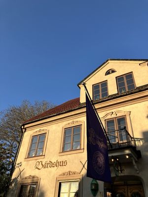 Värdshuset Lindgården | Restaurang & Hotell by null