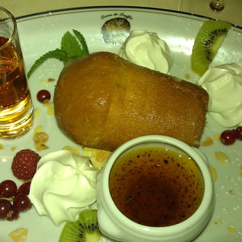 Terres de Truffes - Baba au rhum caramel truffé et rhum brun - French Near Me - Paris, 75 Terres de Truffes - Baba au rhum caramel truffé et rhum brun - French Near Me - Paris, 75