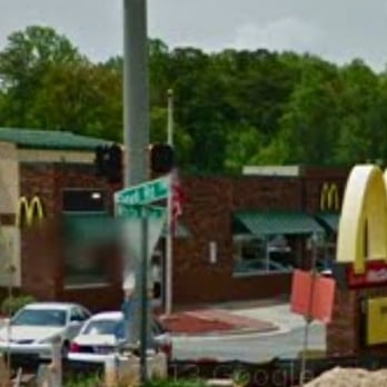 McDonald's - the intersection of a busy street - Fast Food Near Me - Mableton, Georgia