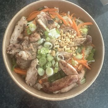 Lotus Pepper - Salad bowl with lemongrass chicken - Vietnamese Near Me - Providence, Rhode Island Lotus Pepper - Salad bowl with lemongrass chicken - Vietnamese Near Me - Providence, Rhode Island