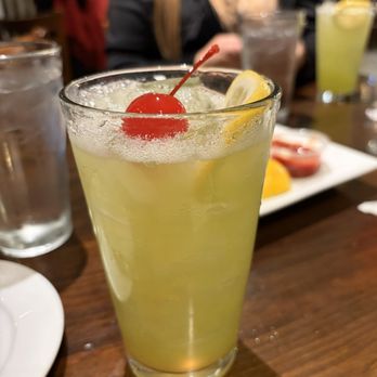 Louie Linguini's - Louie's Island cocktail - Seafood Near Me - Monterey, California