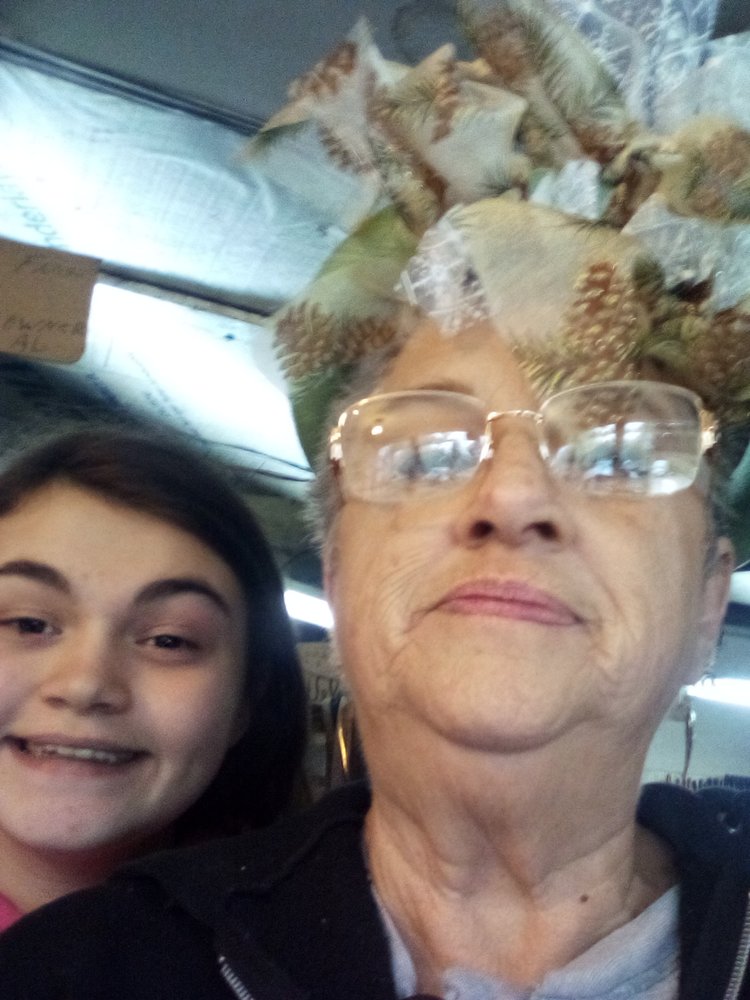 Brook's Grocery Stores Logo