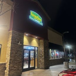 Farmer Boys closes dinning area at 10:00 pm not 8:30 pm.