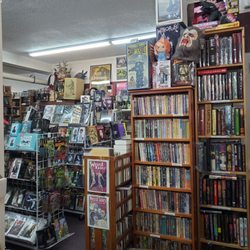 Dreamhaven Books & Comics