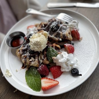 Peacock Pansy - Croffle & Berries - Breakfast & Brunch Near Me - San Francisco, California Peacock Pansy - Croffle & Berries - Breakfast & Brunch Near Me - San Francisco, California