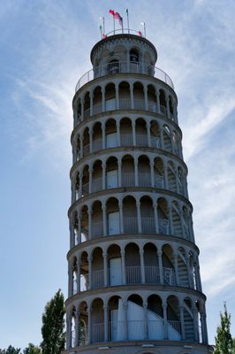 Leaning Tower of Niles by null