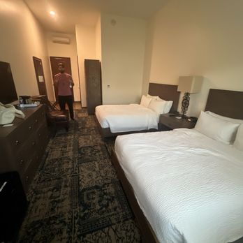 Four Points by Sheraton Santa Cruz Scotts Valley - Double queen room - Hotels Near Me - Scotts Valley, California Four Points by Sheraton Santa Cruz Scotts Valley - Double queen room - Hotels Near Me - Scotts Valley, California