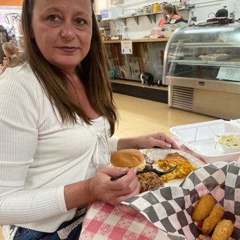 Delauders BBQ - My wife' loves this place! - Barbeque Near Me - Sevierville, Tennessee Delauders BBQ - My wife' loves this place! - Barbeque Near Me - Sevierville, Tennessee