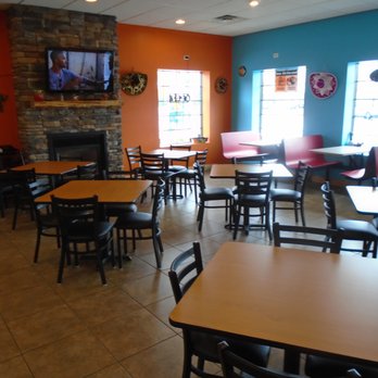 Guac N' Roll - Another shot showing the other side of the dining room. - Mexican Near Me - New Richmond, Wisconsin