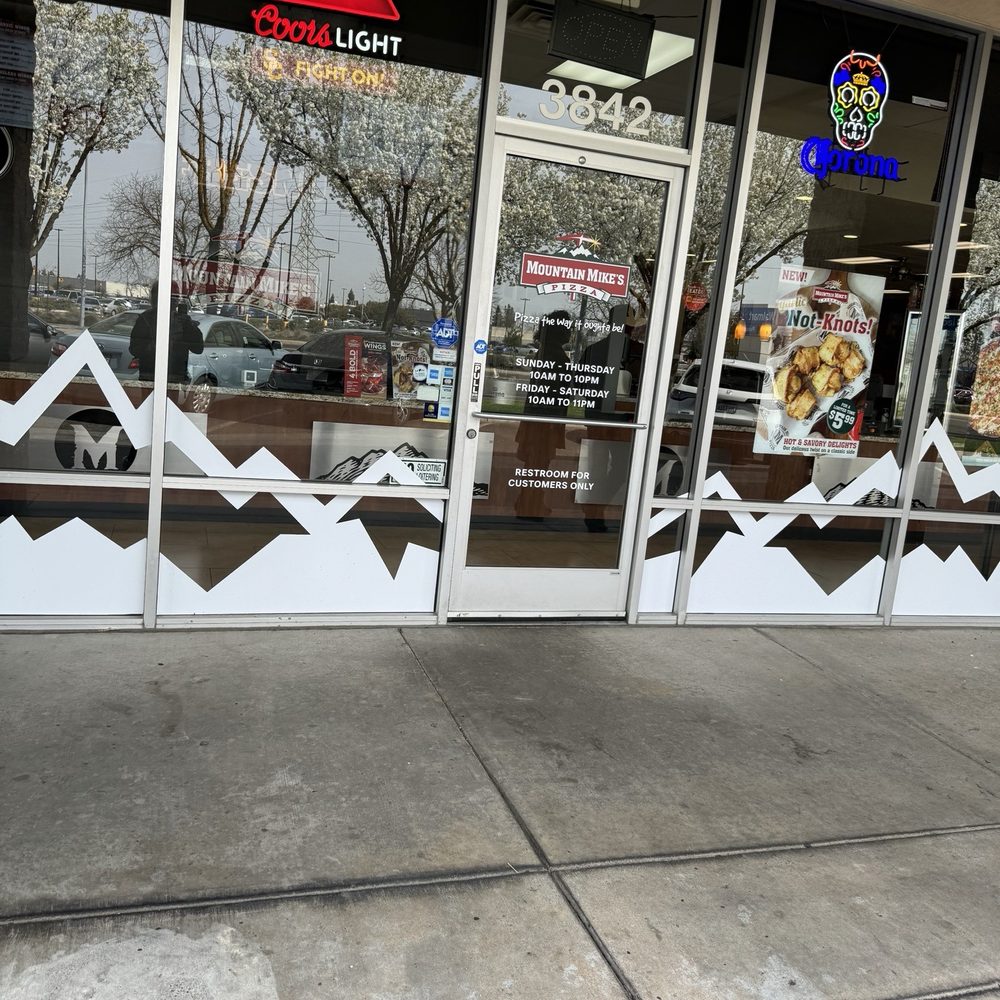 Mountain Mike's Pizza - Walking in.... - Pizza Near Me - Fresno, California Mountain Mike's Pizza - Walking in.... - Pizza Near Me - Fresno, California