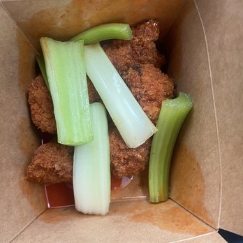 Envegan - Spicy Buffalo Cauliflower Win - Vegan Near Me - Morrow, Georgia Envegan - Spicy Buffalo Cauliflower Win - Vegan Near Me - Morrow, Georgia