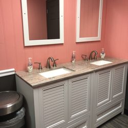 Cazz's Bar and Grill - Updated bathroom
