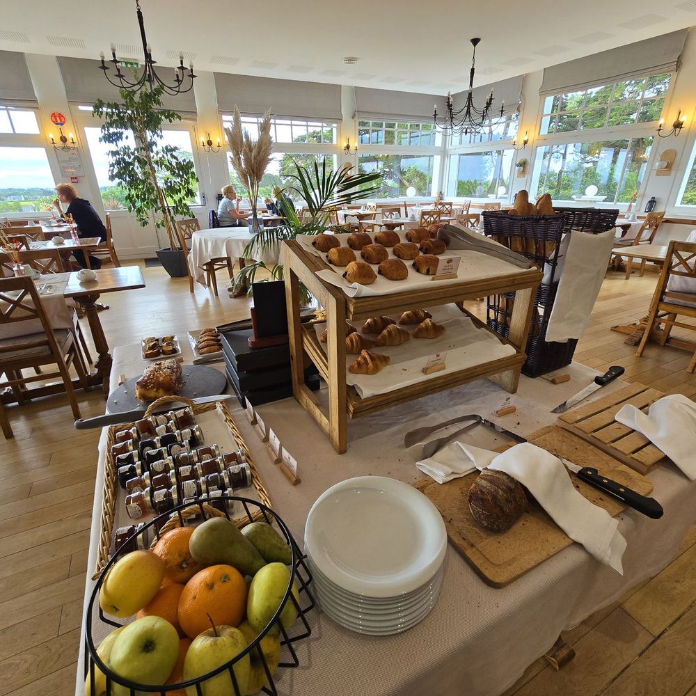 Hôtel du Tumulus - Breakfast buffet - Hotels Near Me - Carnac Cedex, 56