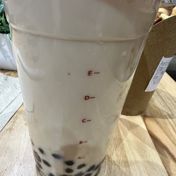 Gong Cha - Oolong Milk Tea Large Iced - Bubble Tea Near Me - Chicago, Illinois
