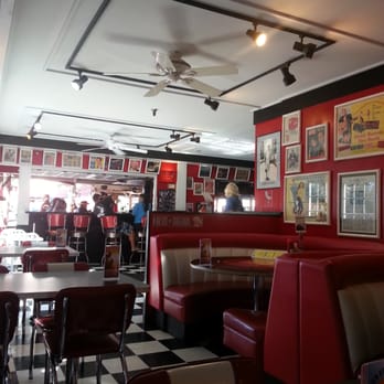 Cool Cat Cafe - Don't worry about the amount of tourists eating here.Really is great food and very friendly service.Get the Chantilly sandwich - Burgers Near Me - Kihei, Hawaii