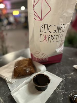Beignets Expressed by null
