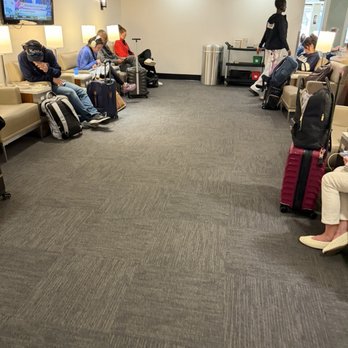 United Club - Airport Lounges Near Me - Dulles, Virginia