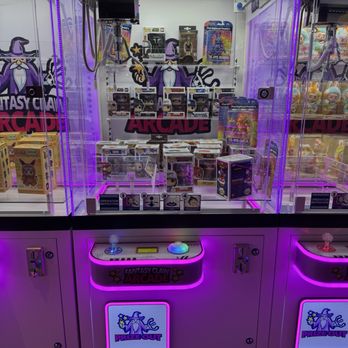 Fantasy Claw Arcade Hawaii - Prizes pop figures - Arcades Near Me - Honolulu, Hawaii
