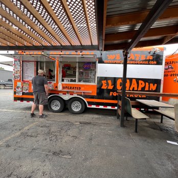 El Chapin - Nice seating area - Food Trucks Near Me - Colorado Springs, Colorado El Chapin - Nice seating area - Food Trucks Near Me - Colorado Springs, Colorado