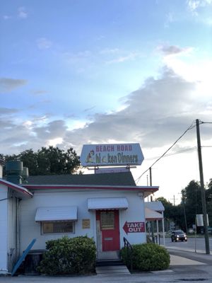 Beach Road Fish House & Chicken Dinners by null