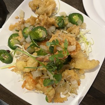 Deckhand Oyster Bar - Salt & Pepper Combo (Calamari and Shrimp) - Seafood Near Me - Austin, Texas Deckhand Oyster Bar - Salt & Pepper Combo (Calamari and Shrimp) - Seafood Near Me - Austin, Texas