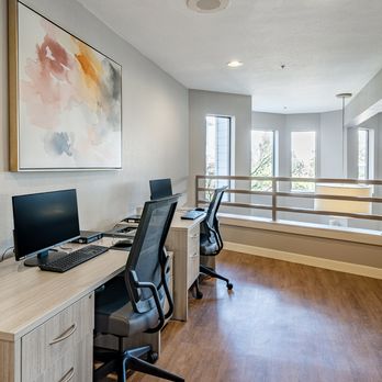 Holiday Cascadian Place - Retirement Homes Near Me - Everett, Washington