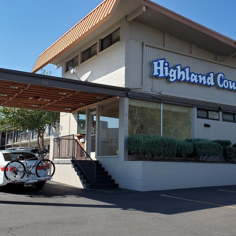 Highland Country Inn - View of the front office. - Hotels Near Me - Flagstaff, Arizona Highland Country Inn - View of the front office. - Hotels Near Me - Flagstaff, Arizona