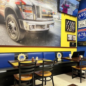 Precinct Pizza - Dining room - Italian Near Me - Tampa, Florida
