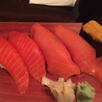 Sushi Giwa - Two sockeye, two smoked salmon and one Uni Nigiri. - Sushi Bars Near Me - Burnaby, British Columbia