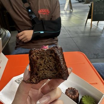 Bu Pastry Bar - Earl grey canele - Cafes Near Me - Pasadena, California