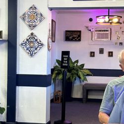 Lady Lake Pizza and Pasta - Entry waiting area.