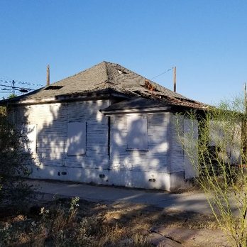 Indy's Demolition - Fire dameged house - Demolition Services Near Me - Huntington Park, California Indy's Demolition - Fire dameged house - Demolition Services Near Me - Huntington Park, California