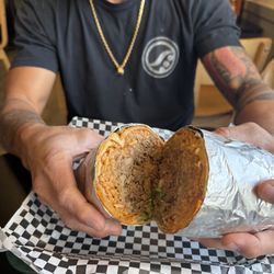 Birreria El Semaforo - Birria Burrito