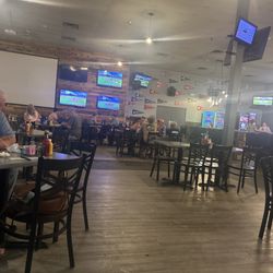 402 Sports Bar and Grill