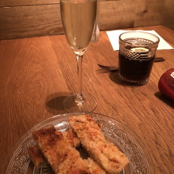 Mil Grito's - My tapas-- Cava and Catalunya bread with tomato's - Tapas Bars Near Me - Barcelona, B