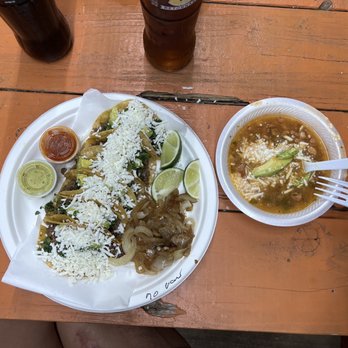Oye Taquito - 6 Piece Street Mini Tacos and Frijoles Especiales - Food Trucks Near Me - Austin, Texas