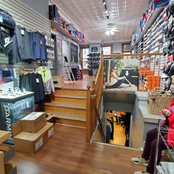 Fleet Feet - Shoe Stores Near Me - Brooklyn, New York