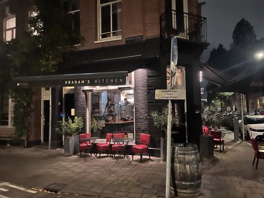 Graham's Kitchen by null