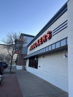 Pluckers Wing Bar by null
