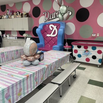 Dewar's Candy Shop - Ice Cream & Frozen Yogurt Near Me - Bakersfield, California Dewar's Candy Shop - Ice Cream & Frozen Yogurt Near Me - Bakersfield, California