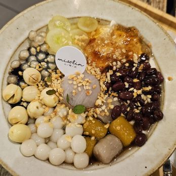 Miss Lin Cafe - Cafes Near Me - Markham, Ontario