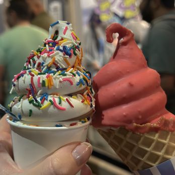 1-900-Ice Cream - Soft serve - twist with sprinkles and vanilla with strawberry shell - Ice Cream & Frozen Yogurt Near Me - Philadelphia, Pennsylvania